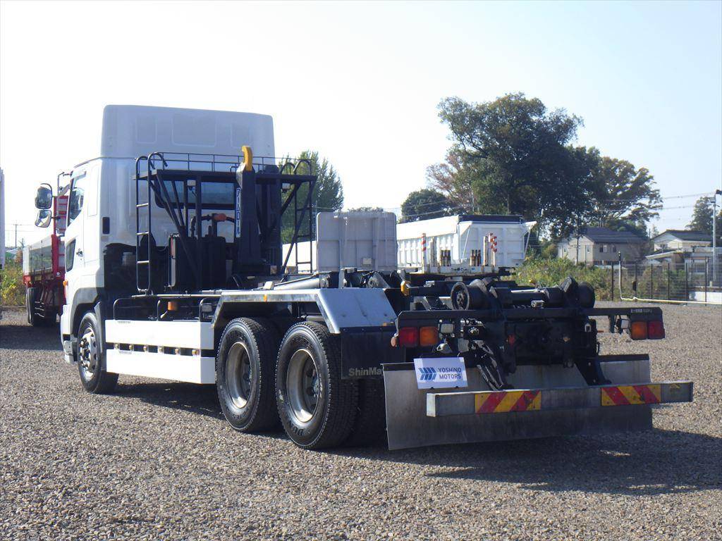 日野プロフィアコンテナ専用車大型（10t）[写真03]