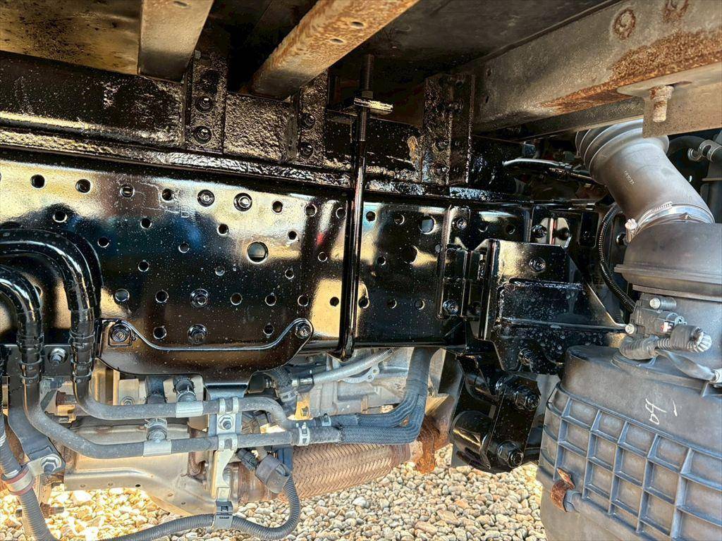 いすゞエルフアルミバン小型（2t・3t）[写真15]