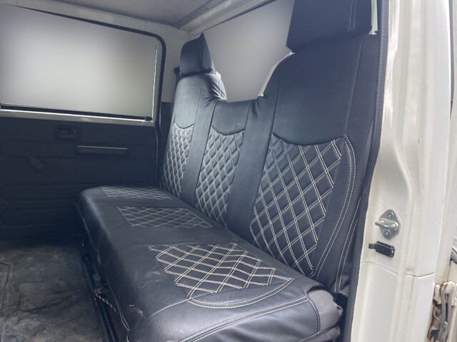 いすゞエルフダブルキャブ（Wキャブ）小型（2t・3t）[写真28]