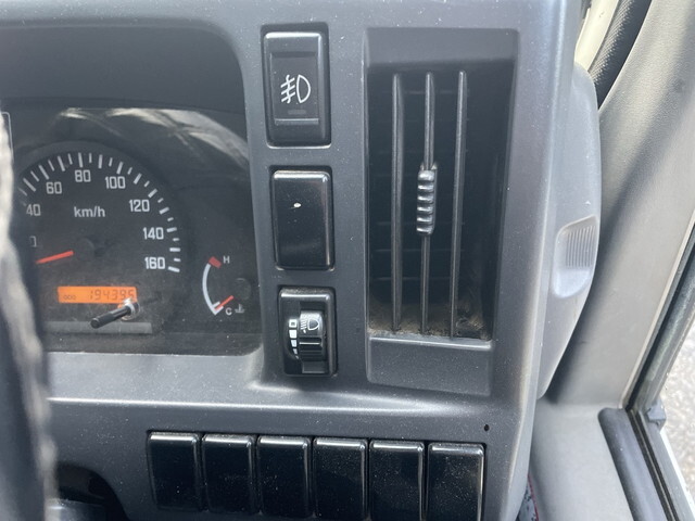 いすゞエルフダブルキャブ（Wキャブ）小型（2t・3t）[写真36]