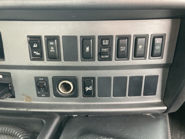 日野プロフィアトレーラーヘッド（トラクターヘッド）大型（10t）[写真34]