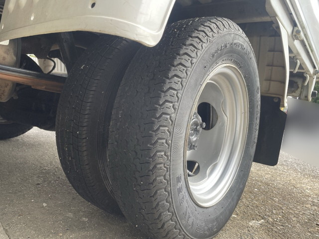 マツダボンゴ平ボディ小型（2t・3t）[写真10]