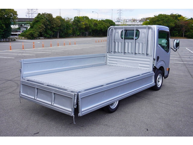 日産アトラス平ボディ小型（2t・3t）[写真08]