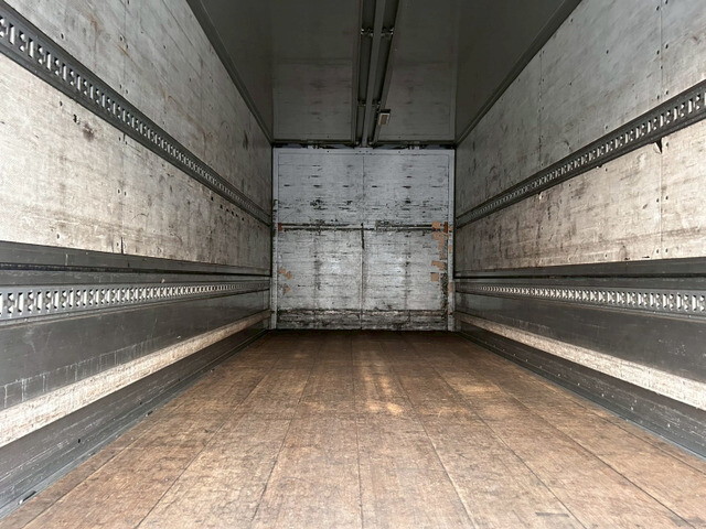 三菱ふそうファイターアルミウイング増トン（6t・8t）[写真10]