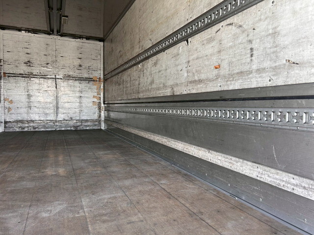 三菱ふそうファイターアルミウイング増トン（6t・8t）[写真14]