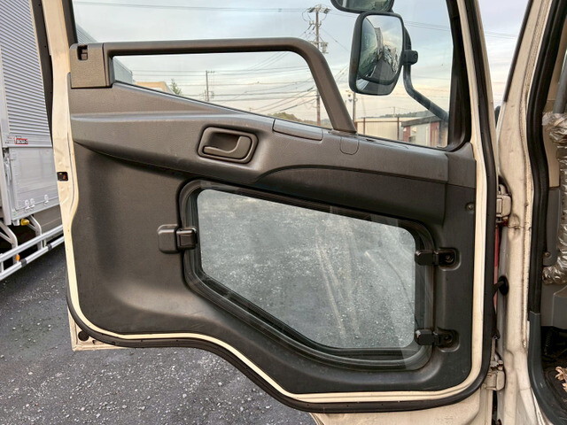 三菱ふそうファイターアルミウイング増トン（6t・8t）[写真16]