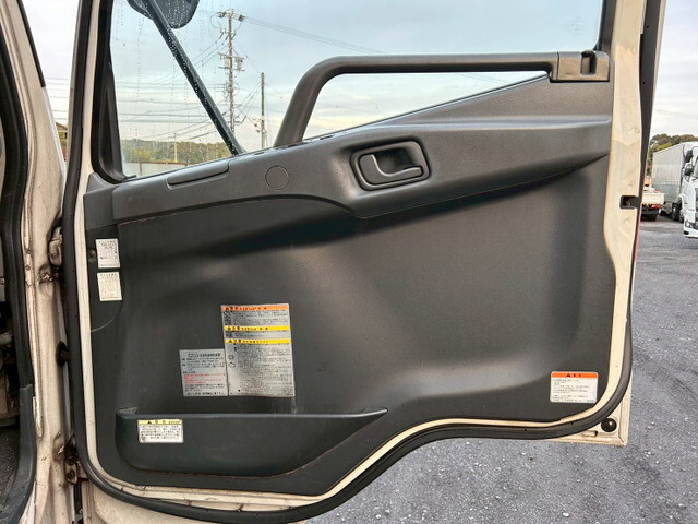 三菱ふそうファイターアルミウイング増トン（6t・8t）[写真17]