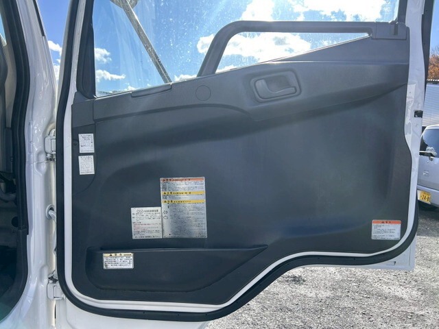 三菱ふそうファイターアルミウイング増トン（6t・8t）[写真28]