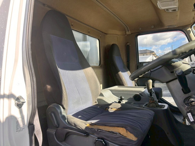 三菱ふそうファイターアルミウイング増トン（6t・8t）[写真29]