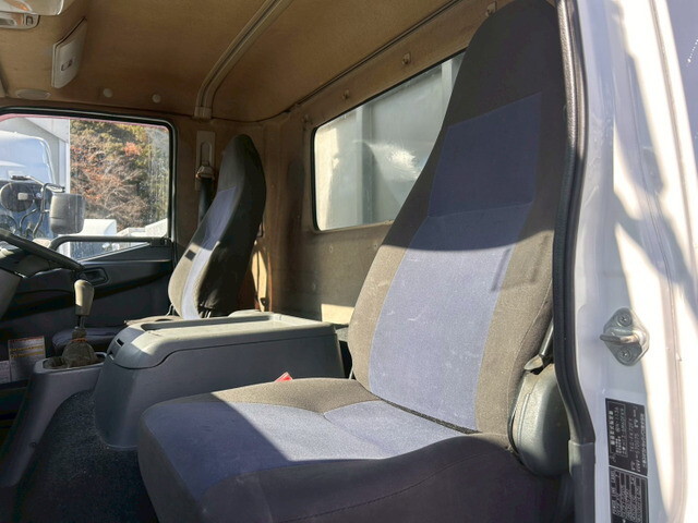 三菱ふそうファイターアルミウイング増トン（6t・8t）[写真30]