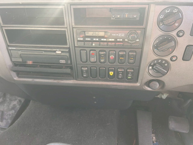 三菱ふそうファイターアルミウイング増トン（6t・8t）[写真35]