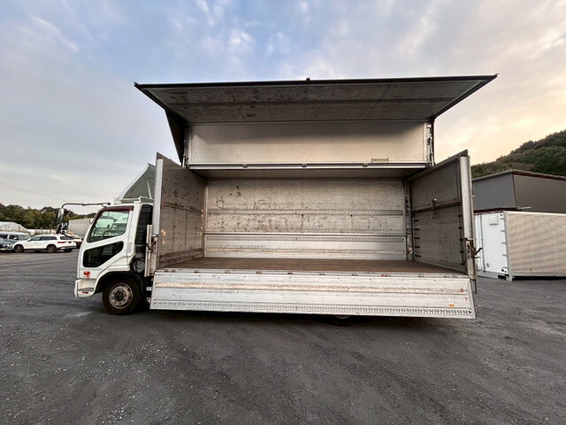 三菱ふそうファイターアルミウイング増トン（6t・8t）[写真05]