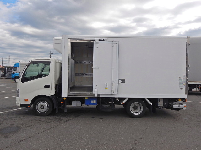 日野デュトロ冷凍車（冷蔵車）小型（2t・3t）[写真34]