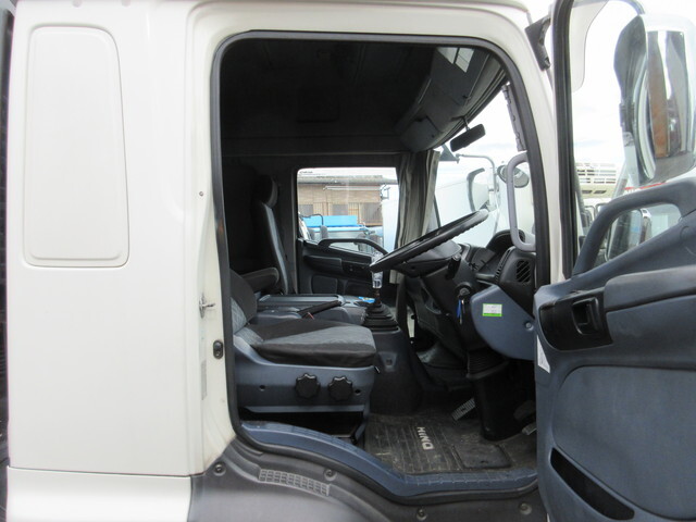 日野レンジャーアルミウイング中型（4t）[写真10]