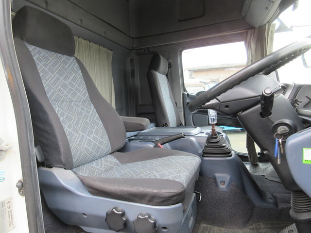 日野レンジャーアルミウイング中型（4t）[写真12]