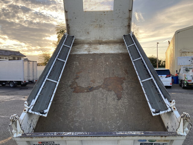 いすゞエルフダンプ小型（2t・3t）[写真12]