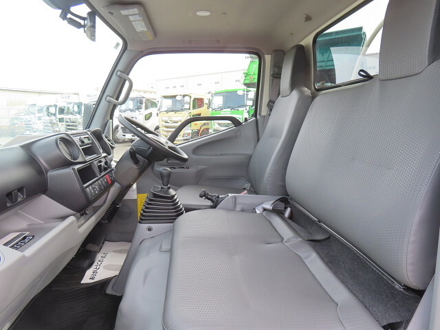 日野デュトロタンク車（タンクローリー）小型（2t・3t）[写真15]