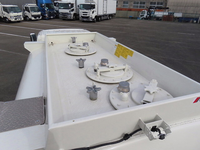 日野デュトロタンク車（タンクローリー）小型（2t・3t）[写真27]