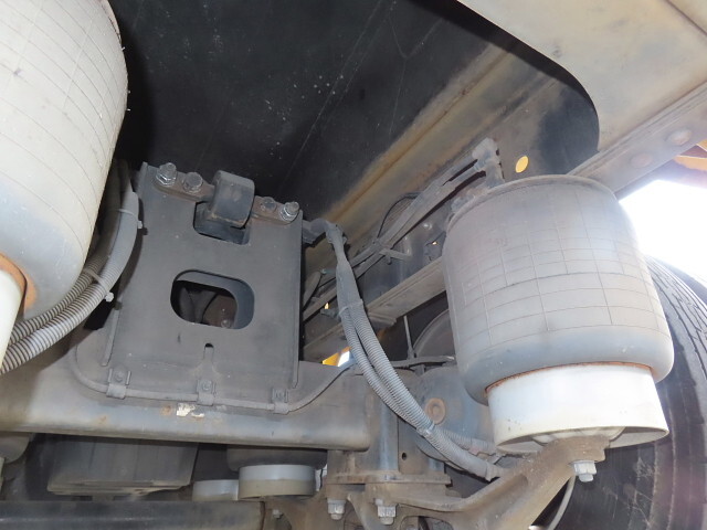 日野プロフィアバルク車（粉粒体運搬車）大型（10t）[写真09]