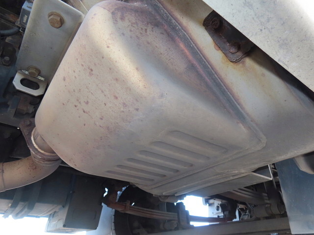 いすゞギガアルミウイング大型（10t）[写真12]