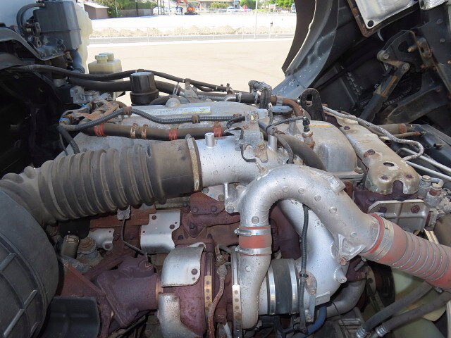 いすゞギガアルミウイング大型（10t）[写真15]