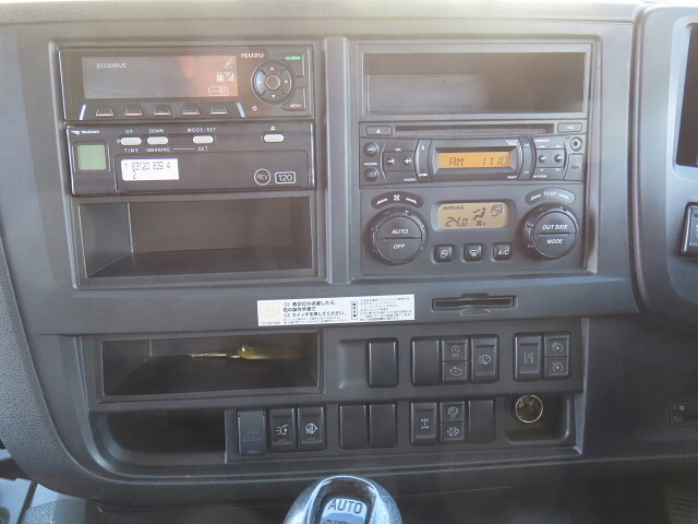 いすゞギガアルミウイング大型（10t）[写真23]