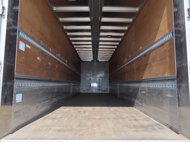 いすゞギガアルミウイング大型（10t）[写真28]