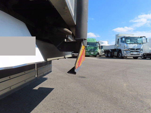 いすゞギガアルミウイング大型（10t）[写真31]