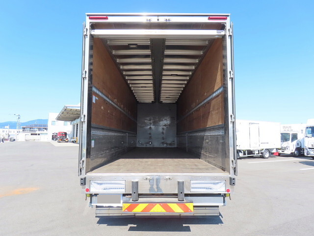 いすゞギガアルミウイング大型（10t）[写真06]