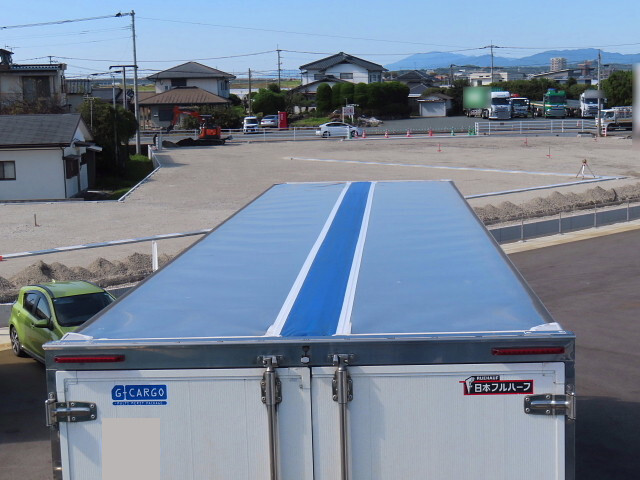 いすゞギガアルミウイング大型（10t）[写真07]