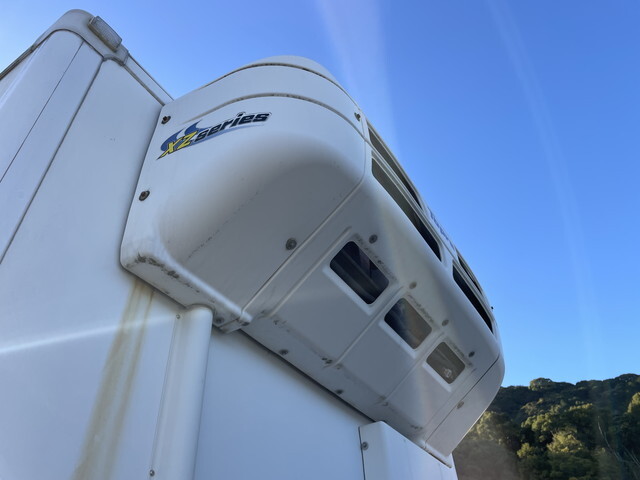 いすゞフォワード冷凍車（冷蔵車）中型（4t）[写真10]