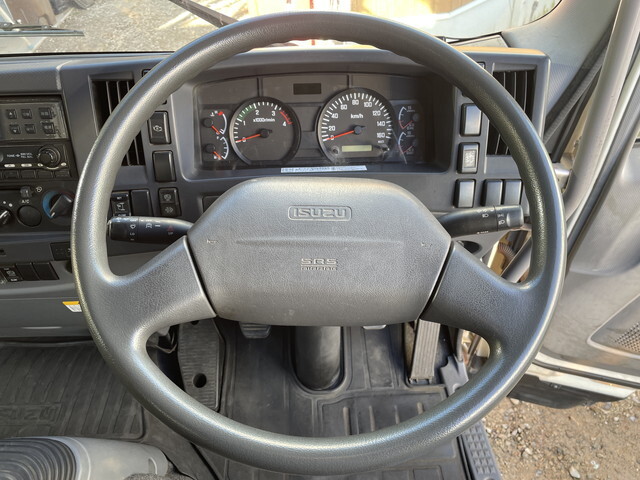 いすゞフォワード冷凍車（冷蔵車）中型（4t）[写真34]