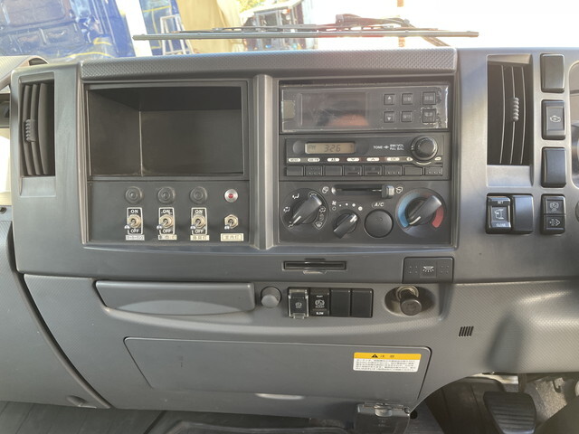 いすゞフォワード冷凍車（冷蔵車）中型（4t）[写真36]