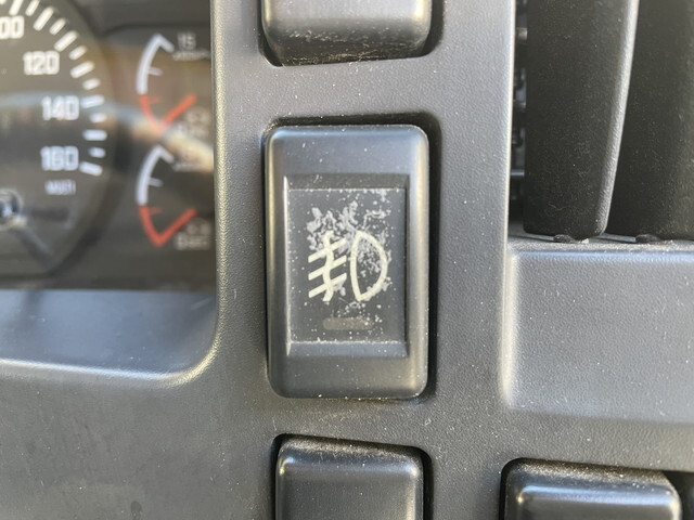 いすゞフォワード冷凍車（冷蔵車）中型（4t）[写真38]