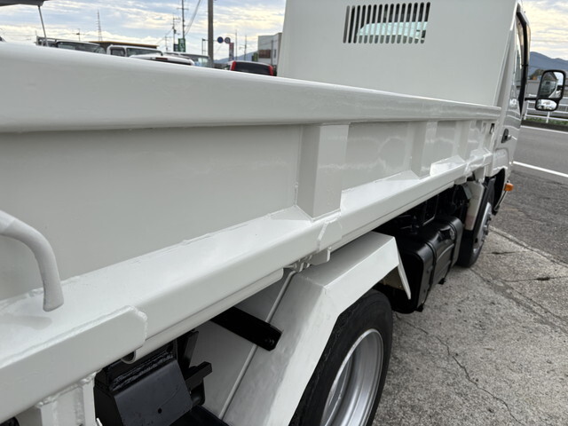 日野デュトロ三転ダンプ小型（2t・3t）[写真10]