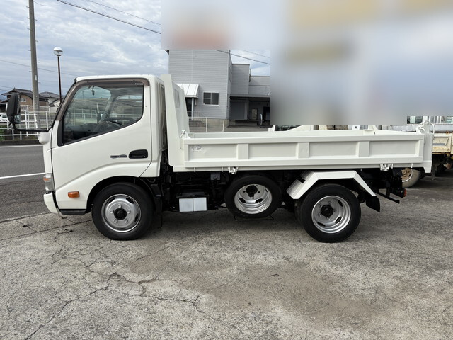 日野デュトロ三転ダンプ小型（2t・3t）[写真05]