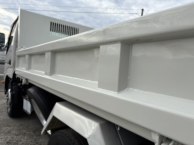 日野デュトロ三転ダンプ小型（2t・3t）[写真09]