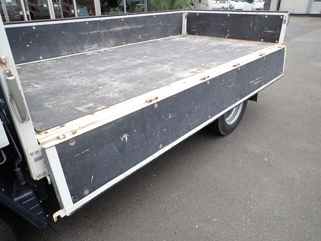 三菱ふそうキャンター平ボディ小型（2t・3t）[写真11]
