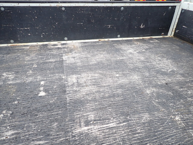 三菱ふそうキャンター平ボディ小型（2t・3t）[写真16]