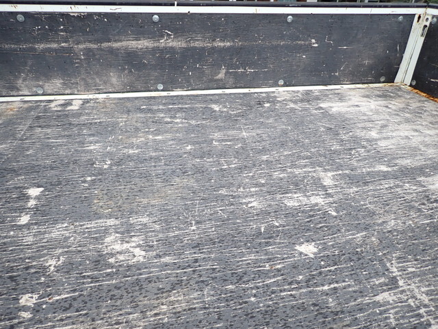 三菱ふそうキャンター平ボディ小型（2t・3t）[写真19]