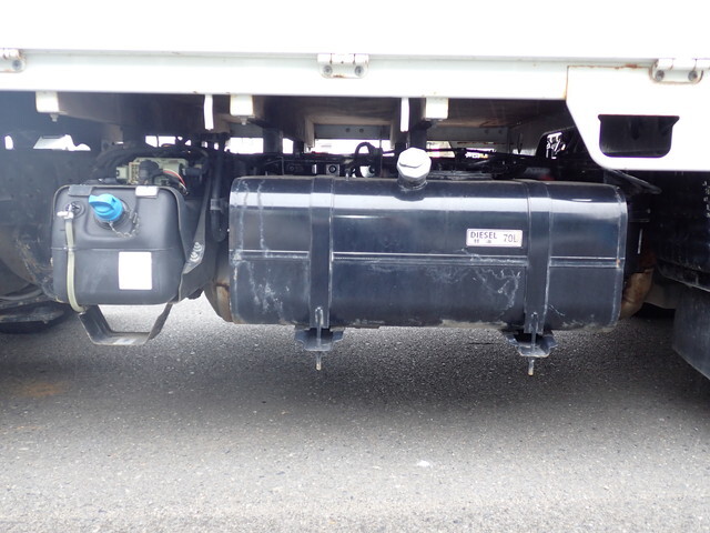 三菱ふそうキャンター平ボディ小型（2t・3t）[写真29]