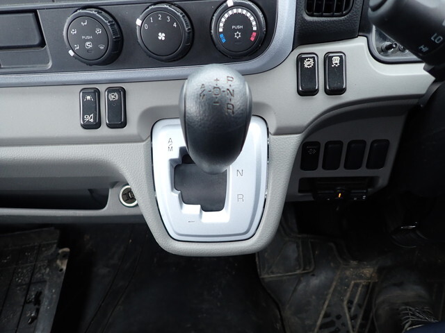 三菱ふそうキャンター平ボディ小型（2t・3t）[写真31]