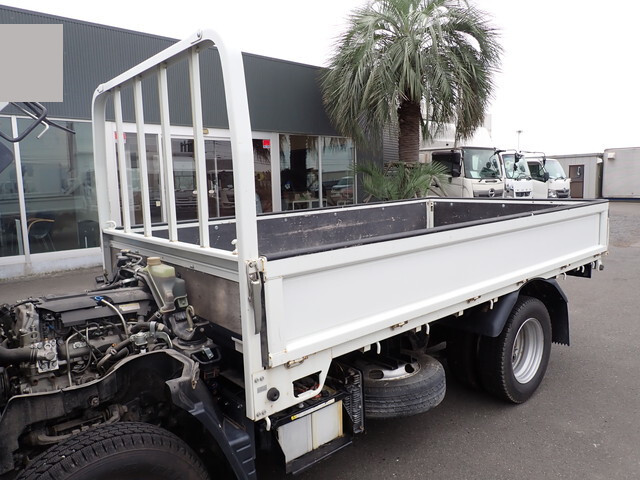 三菱ふそうキャンター平ボディ小型（2t・3t）[写真07]