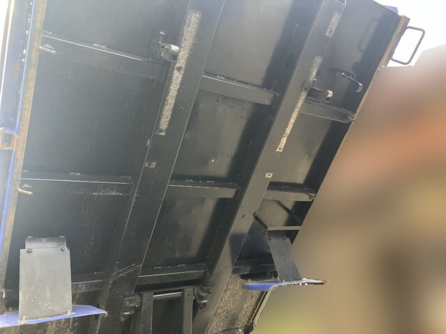 三菱ふそうキャンターダンプ小型（2t・3t）[写真13]