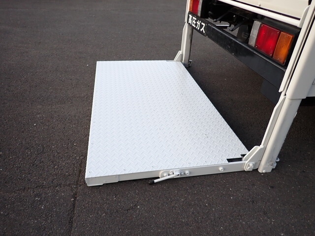 いすゞエルフ平ボディ小型（2t・3t）[写真10]
