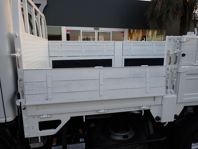 いすゞエルフ平ボディ小型（2t・3t）[写真13]