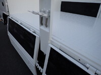 いすゞエルフ平ボディ小型（2t・3t）[写真17]