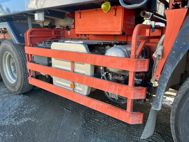 いすゞギガダンプ大型（10t）[写真11]