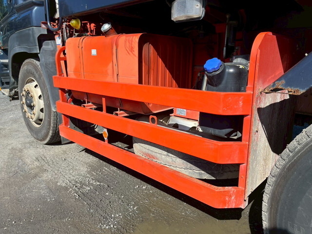 いすゞギガダンプ大型（10t）[写真35]