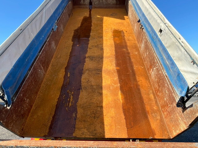 いすゞギガダンプ大型（10t）[写真09]